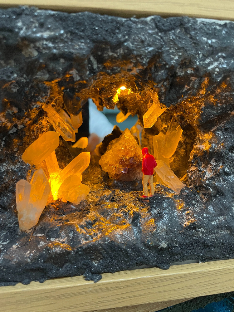 Amber Crystal Explorer Cave - Image 3